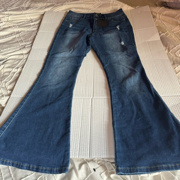 Vipone bell bottom jean size 6 - Picture 2 of 6